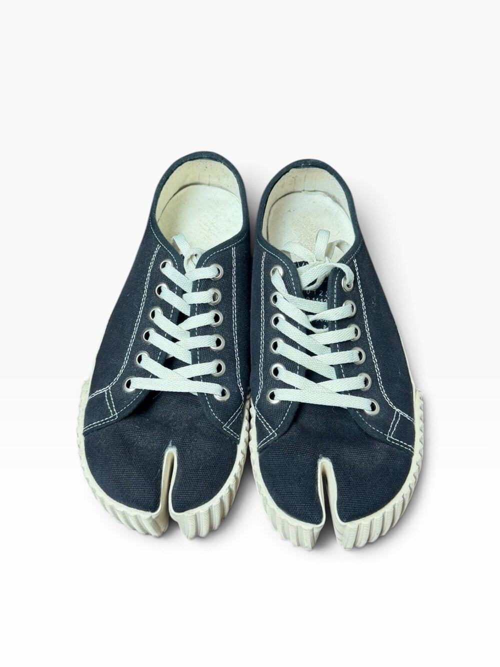 Maison Margiela Unisex 42 Black White Canvas Tabi Low-Top Sneakers VGUC